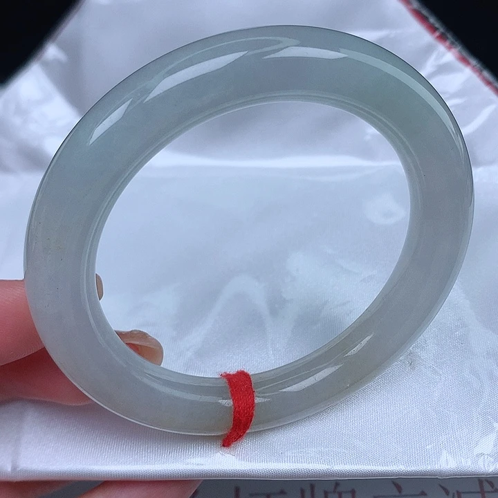 未镶嵌手镯（圆镯）翡翠