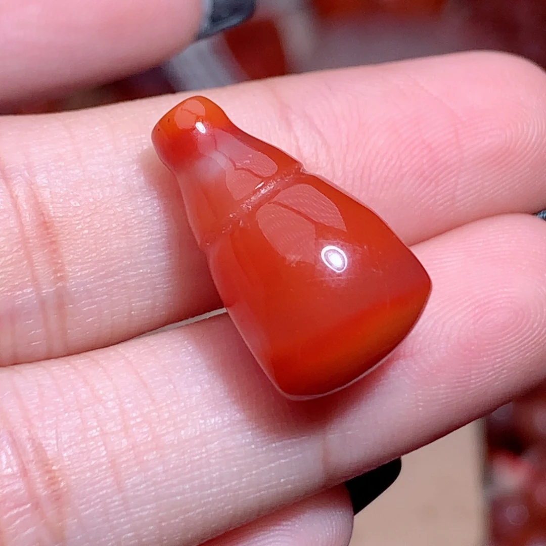 潇***泳南红玛瑙未镶嵌南红三通