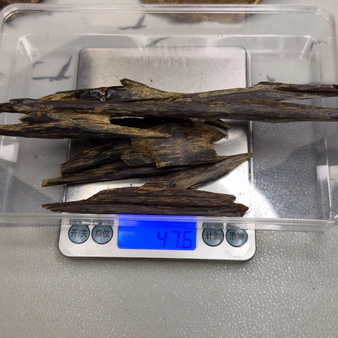 楠木*️****奇楠虫漏原材料47.6克