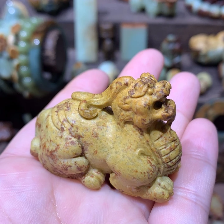 未镶嵌岫岩河磨玉(透闪石质玉)挂件