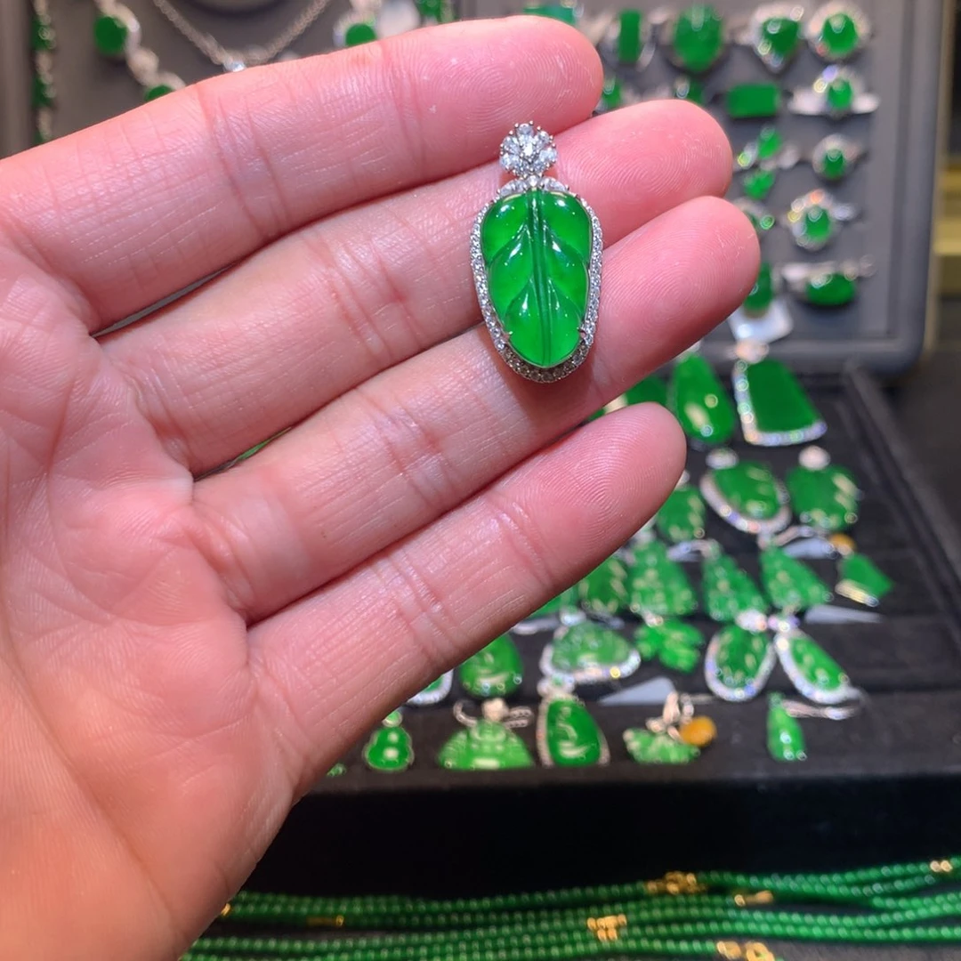 翡翠吊坠(不含链)18K金镶嵌天然翡翠