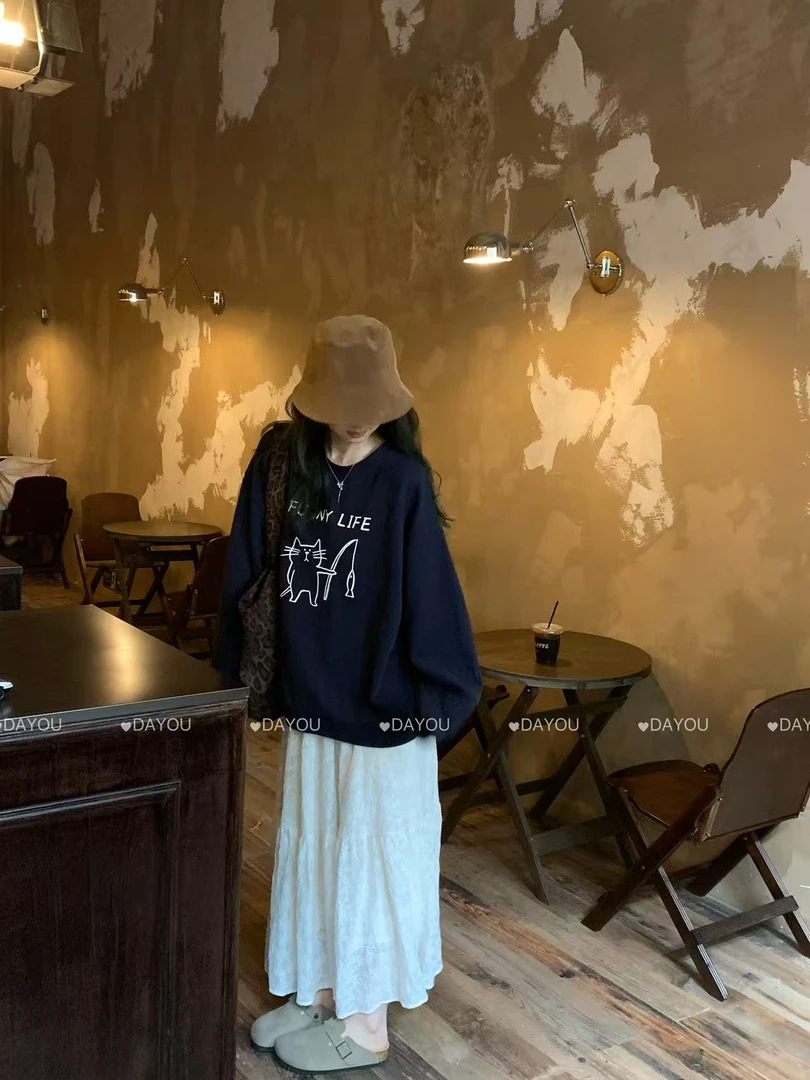 【YOU】贪吃猫猫 秋款卡通钓鱼猫猫印花韩版慵懒感宽松卫衣   8206