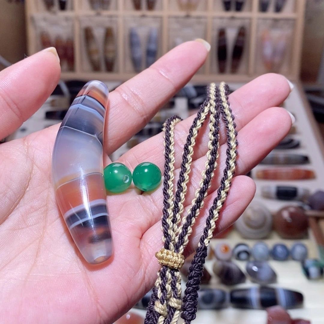 玛瑙/玉髓颈饰未镶嵌大****言