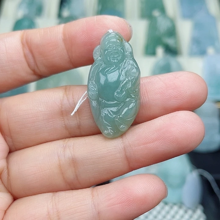 翡翠颈饰未镶嵌财神