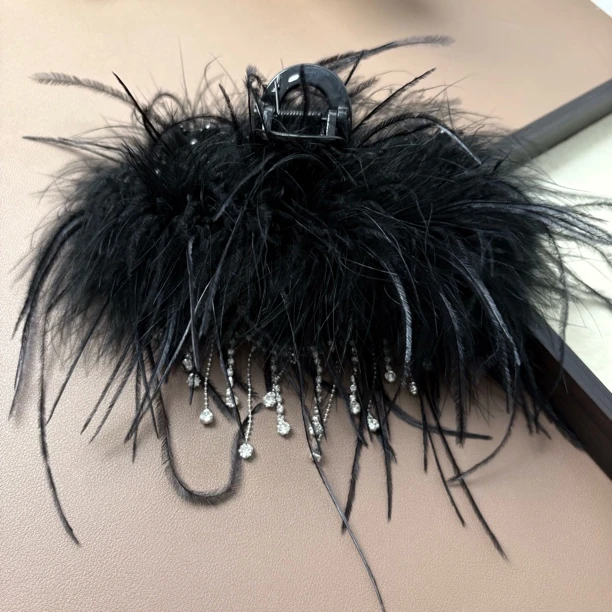 泊瑞雅升级版AB面鸵鸟毛珠珠流苏抓夹后脑勺鲨鱼夹