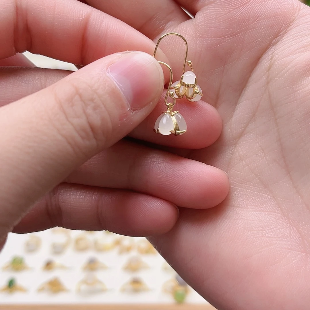 晓***和田玉银S925镶嵌耳饰
