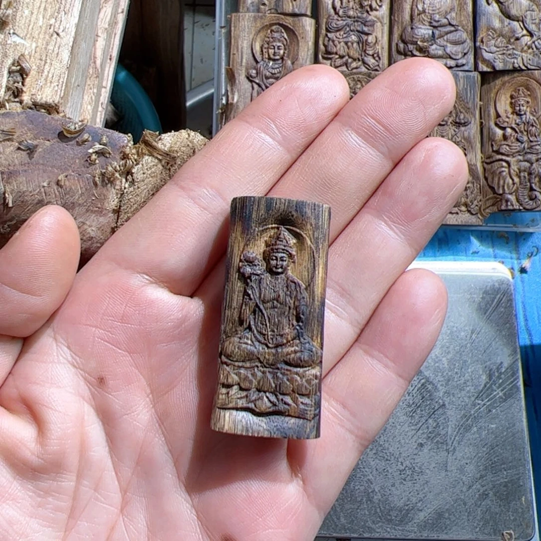 沉香吊坠白棋大势至5.2克