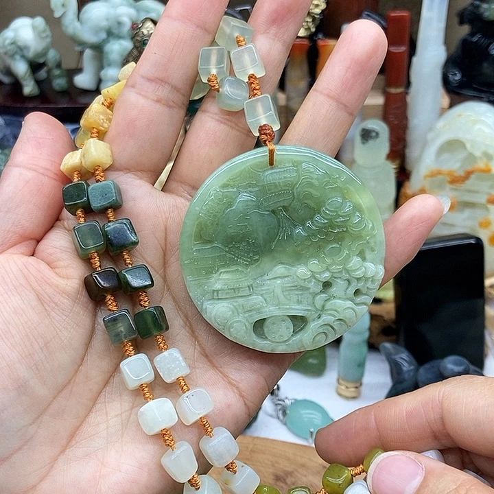 岫玉未镶嵌吊坠挂件