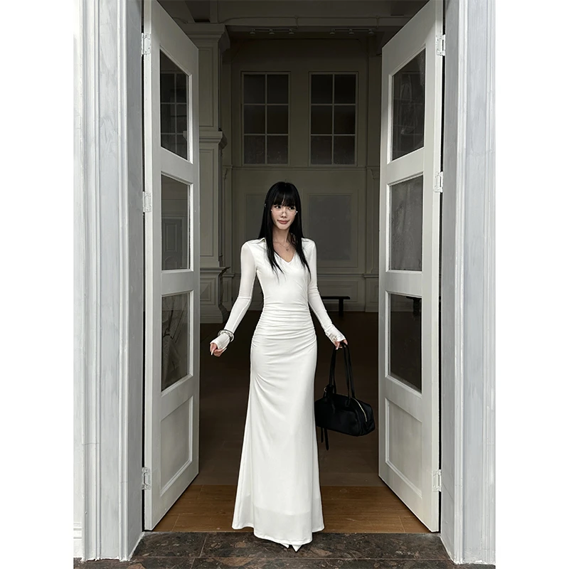 VENUIE【云未散时】v领褶皱长裙收腰针织包臀长袖修身连衣裙23953