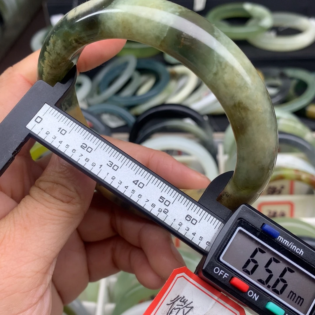 蛇纹石玉未镶嵌手镯340