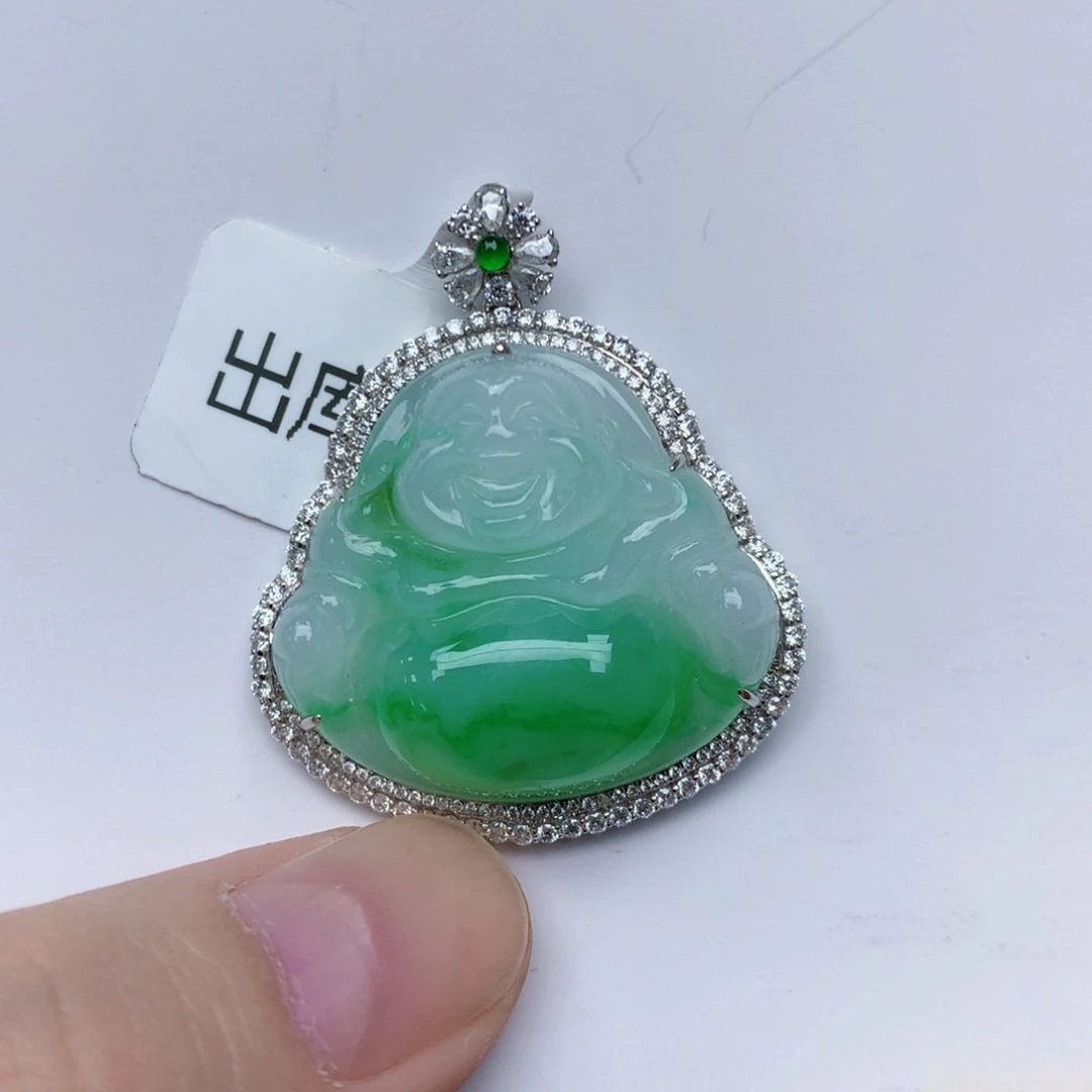 颈饰18K金镶嵌翡翠