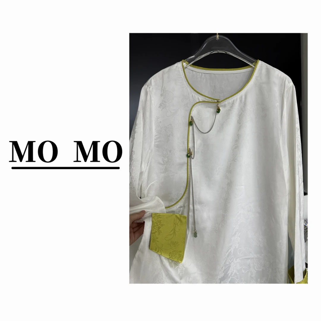 MOMO【青花瓷】2025新款新中式斜襟提花撞色高级感钉珠宽松T恤女