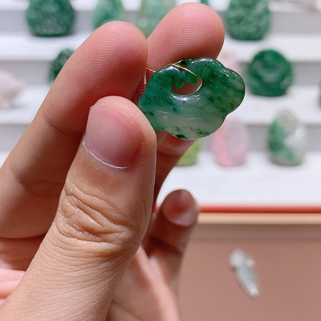 独山玉未镶嵌吊坠