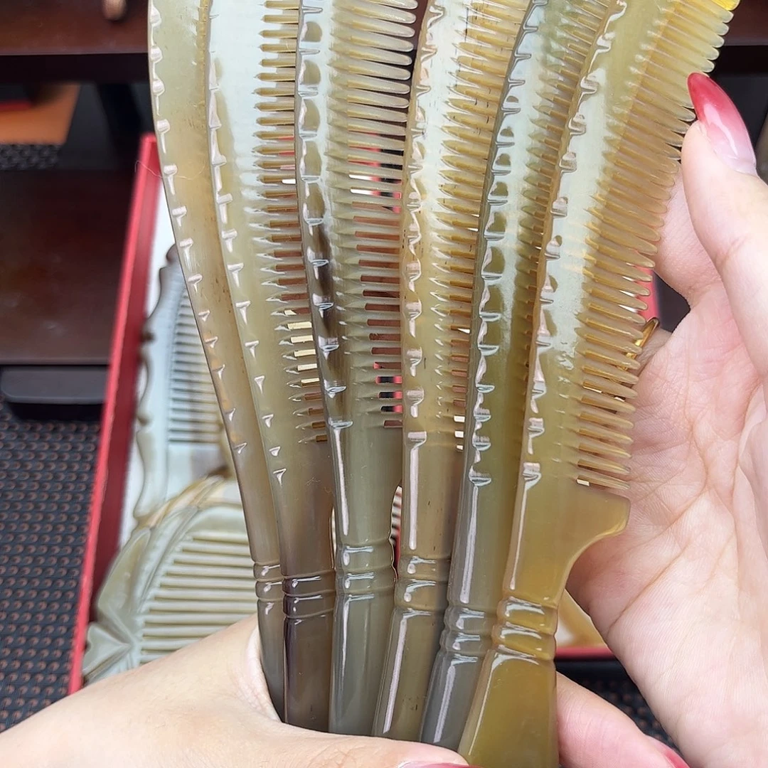 纯手工制作纯牛角梳子