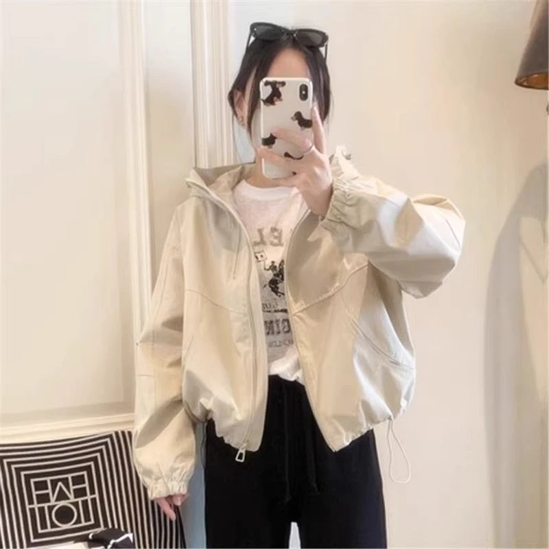 休闲连帽短款冲锋衣外套女春季2025新款小个子爆款洋气夹克上衣潮