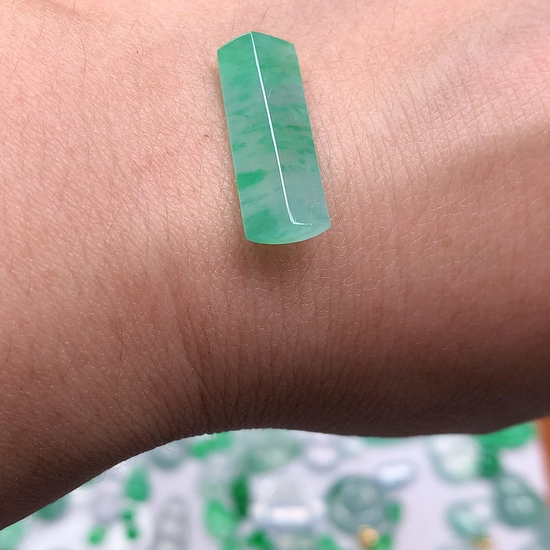 翡翠散珠缅甸天然A货翡翠冰种无事牌