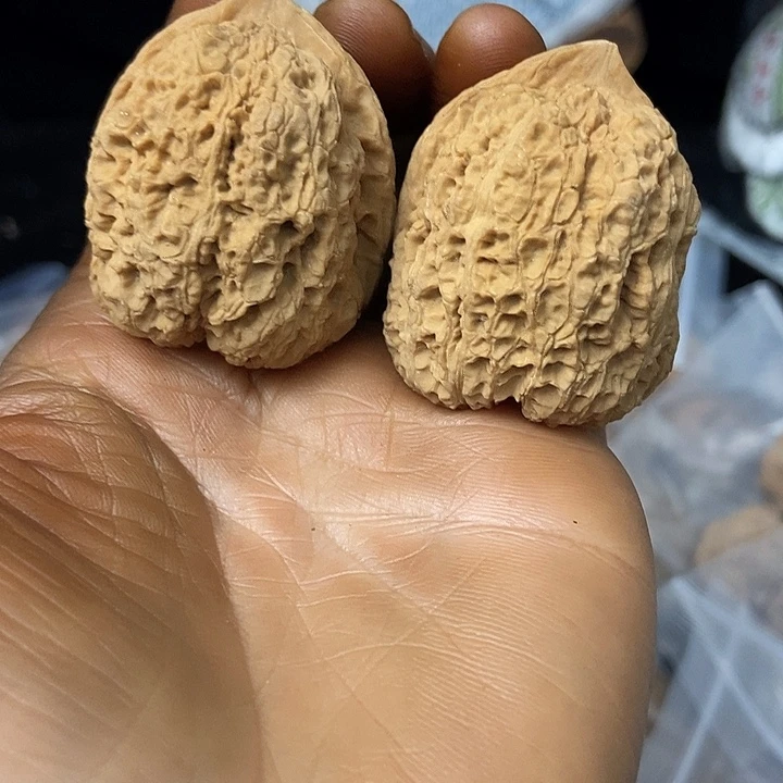 把件文玩核桃云南铁核桃基地79