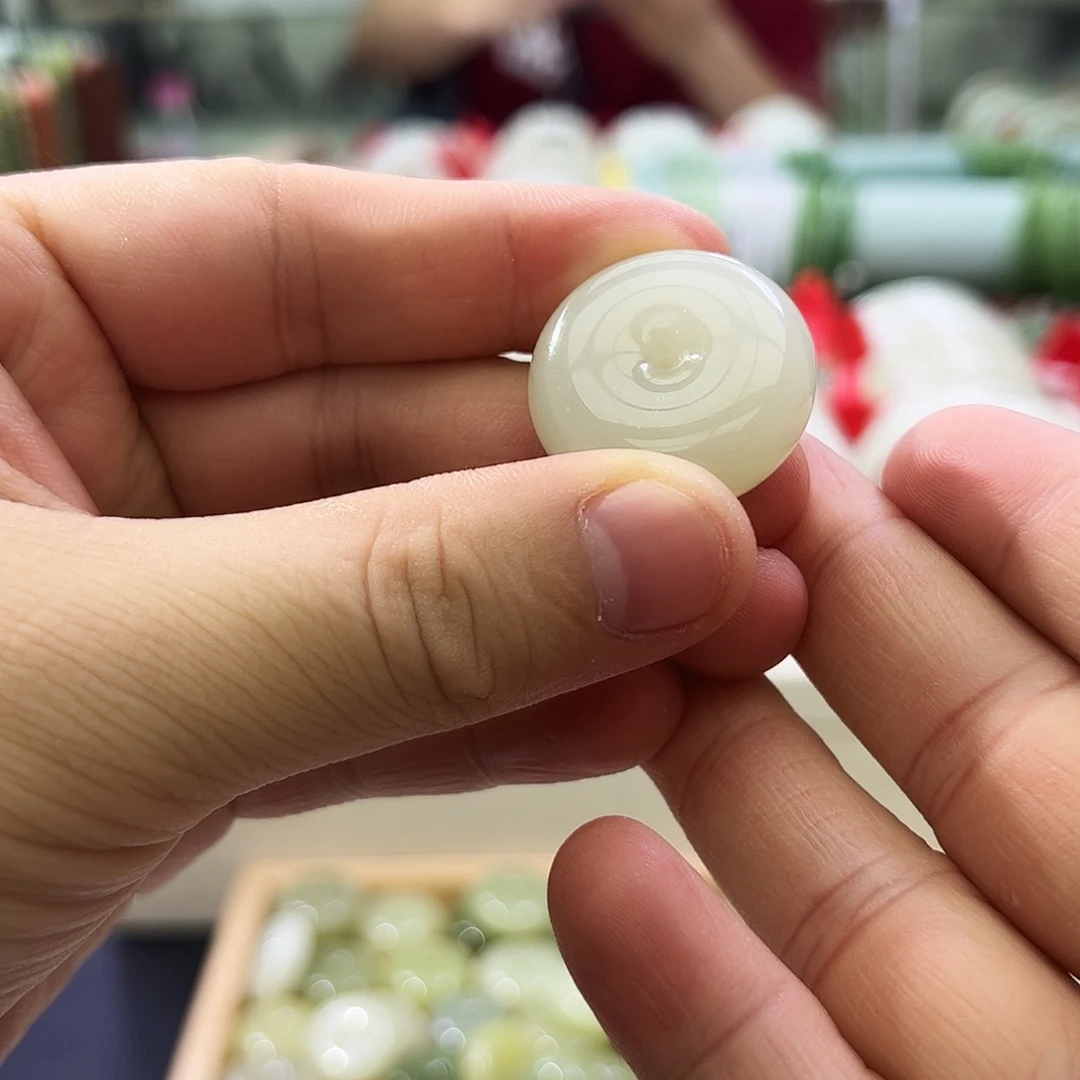 『***處和田玉未镶嵌吊坠(不含链)