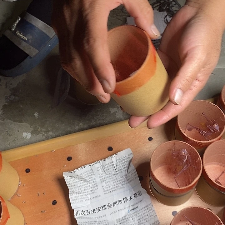 蟋蟀杨鹏聚新脱蝈蝈一只