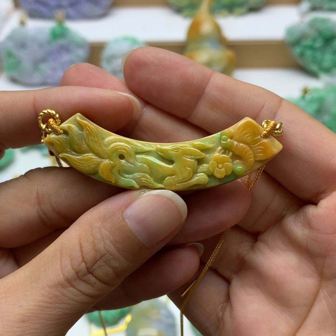 翡翠未镶嵌颈饰翡翠