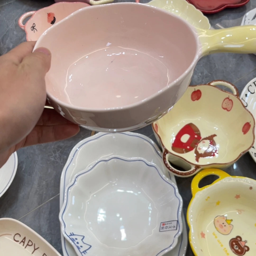 陶瓷微瑕餐具介意勿拍，满18飞！