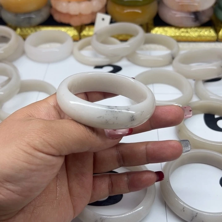 一***思石英岩玉合金手镯