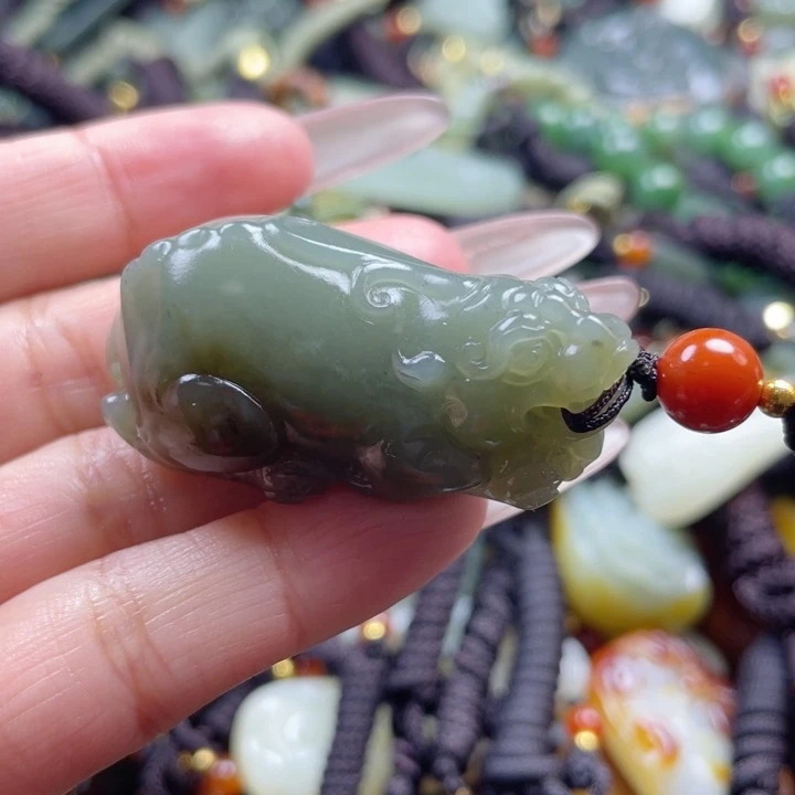 和田玉颈饰未镶嵌