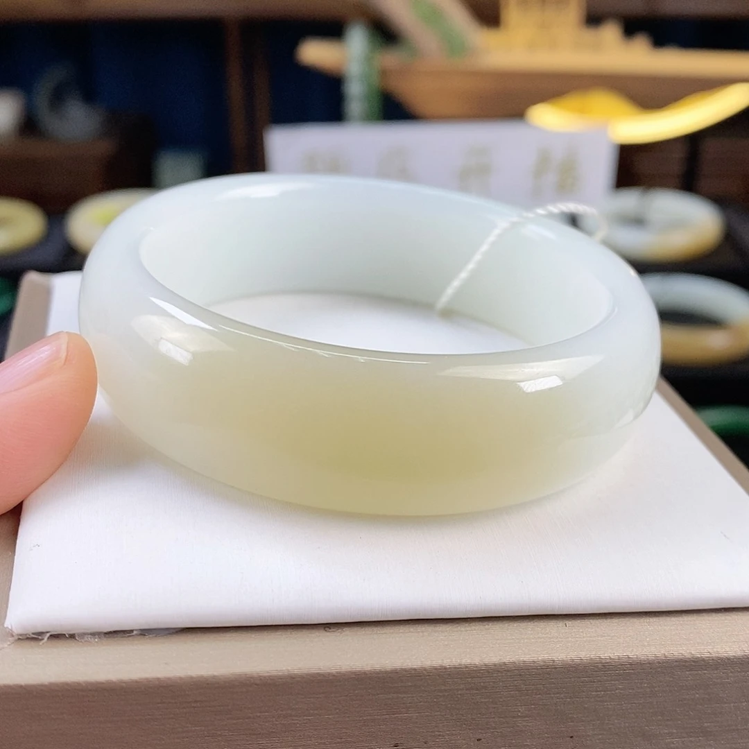 未镶嵌手镯和田玉财***儿57.58