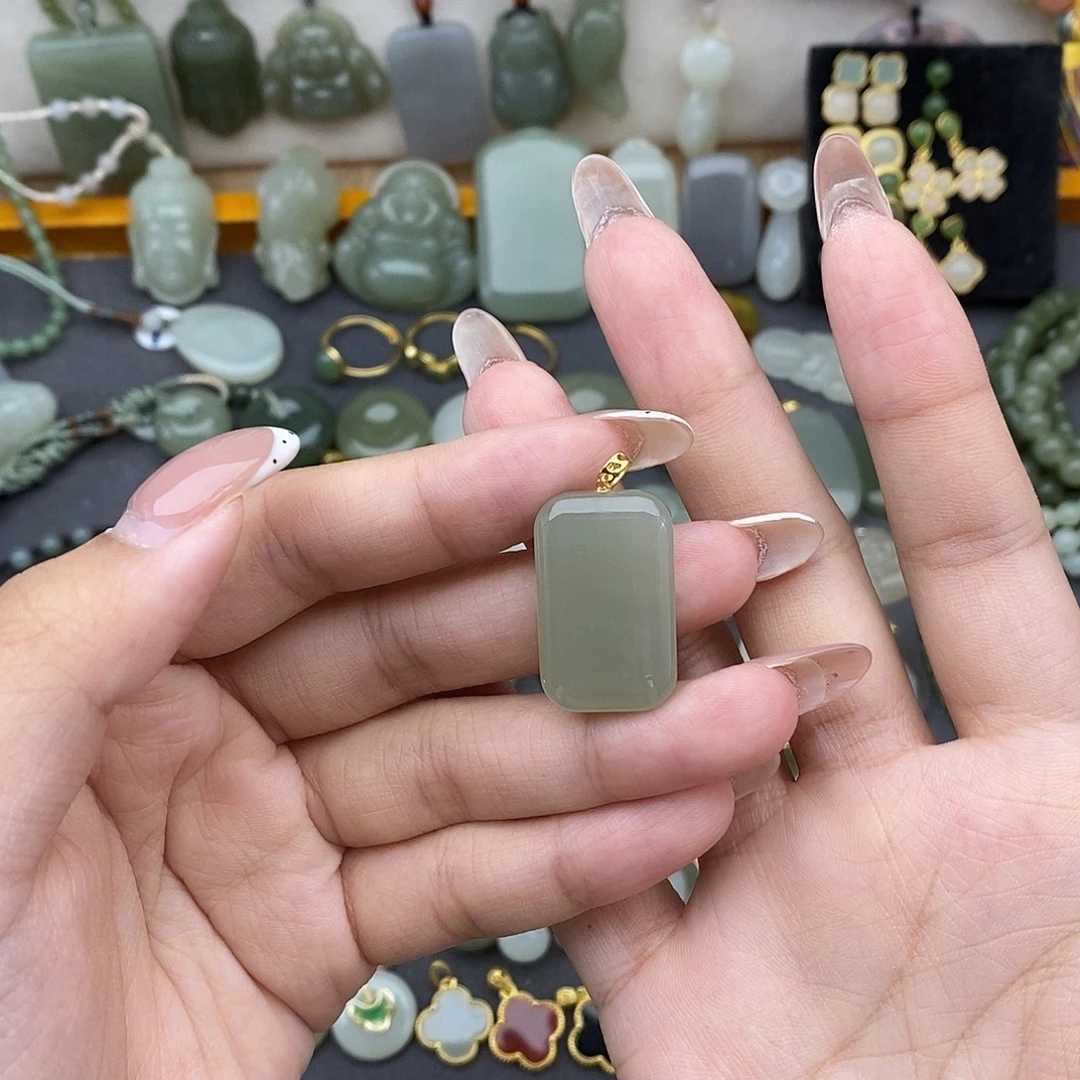 吊坠(不含链)18K金镶嵌和田玉