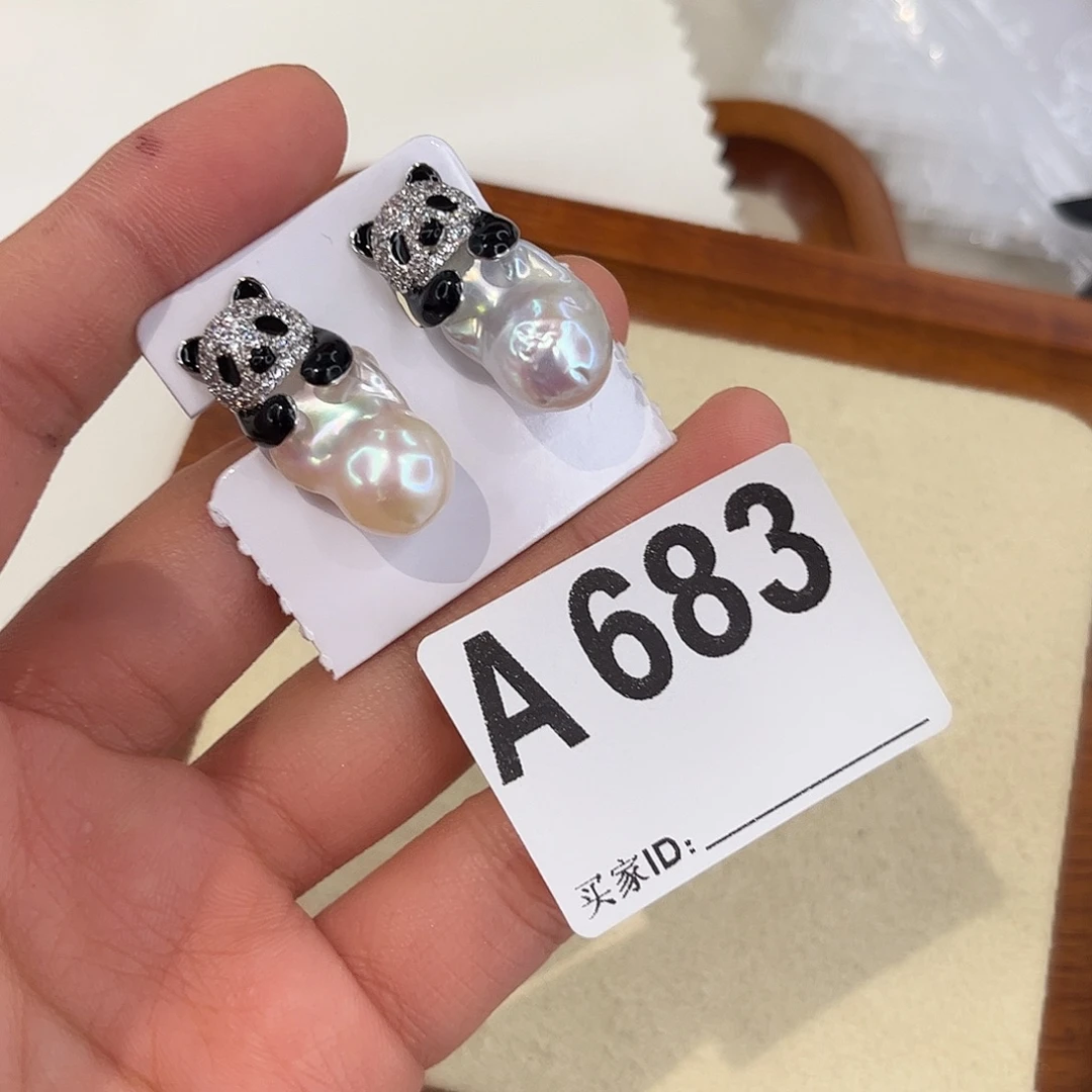 合金耳饰淡水珍珠