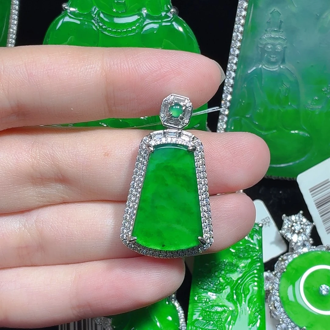 翡翠未镶嵌颈饰天然A货翡翠