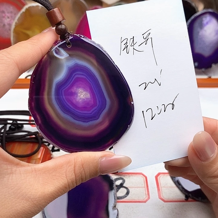铁***哥合金颈饰玛瑙/玉髓
