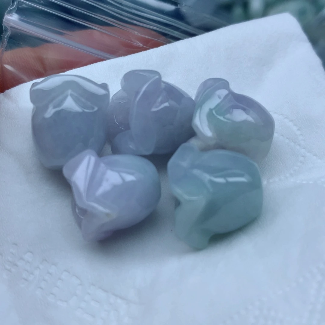 颈饰足铂镶嵌翡翠翡翠