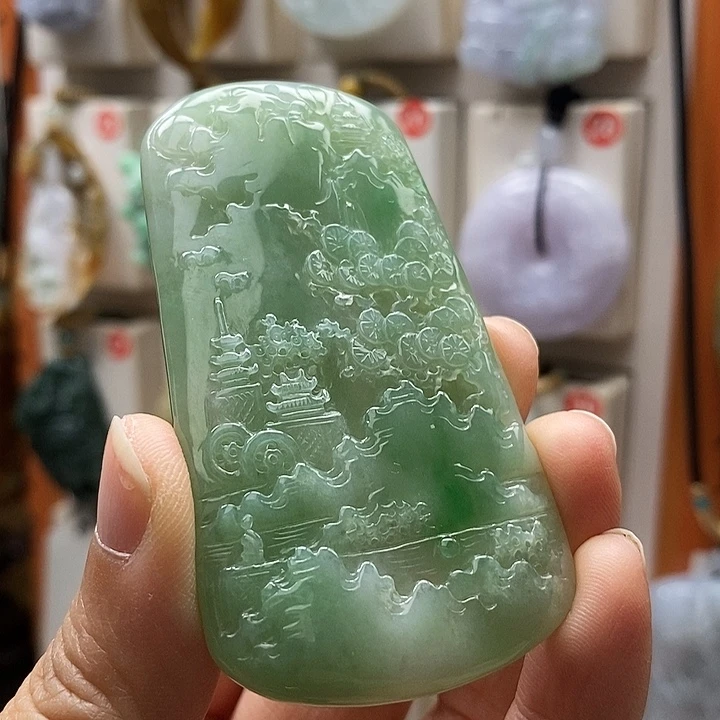 翡翠未镶嵌颈饰山水
