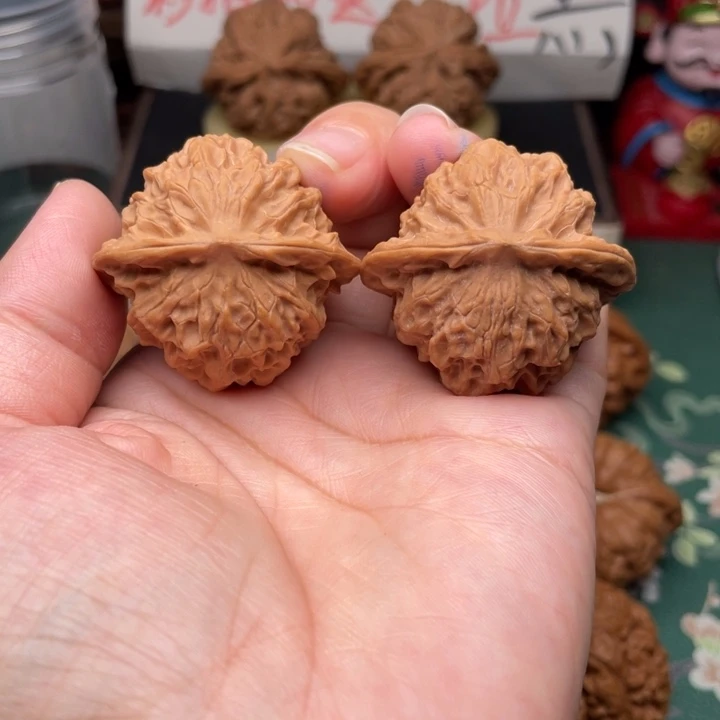 【闪购商品】把件文玩核桃39全品瓷娃娃