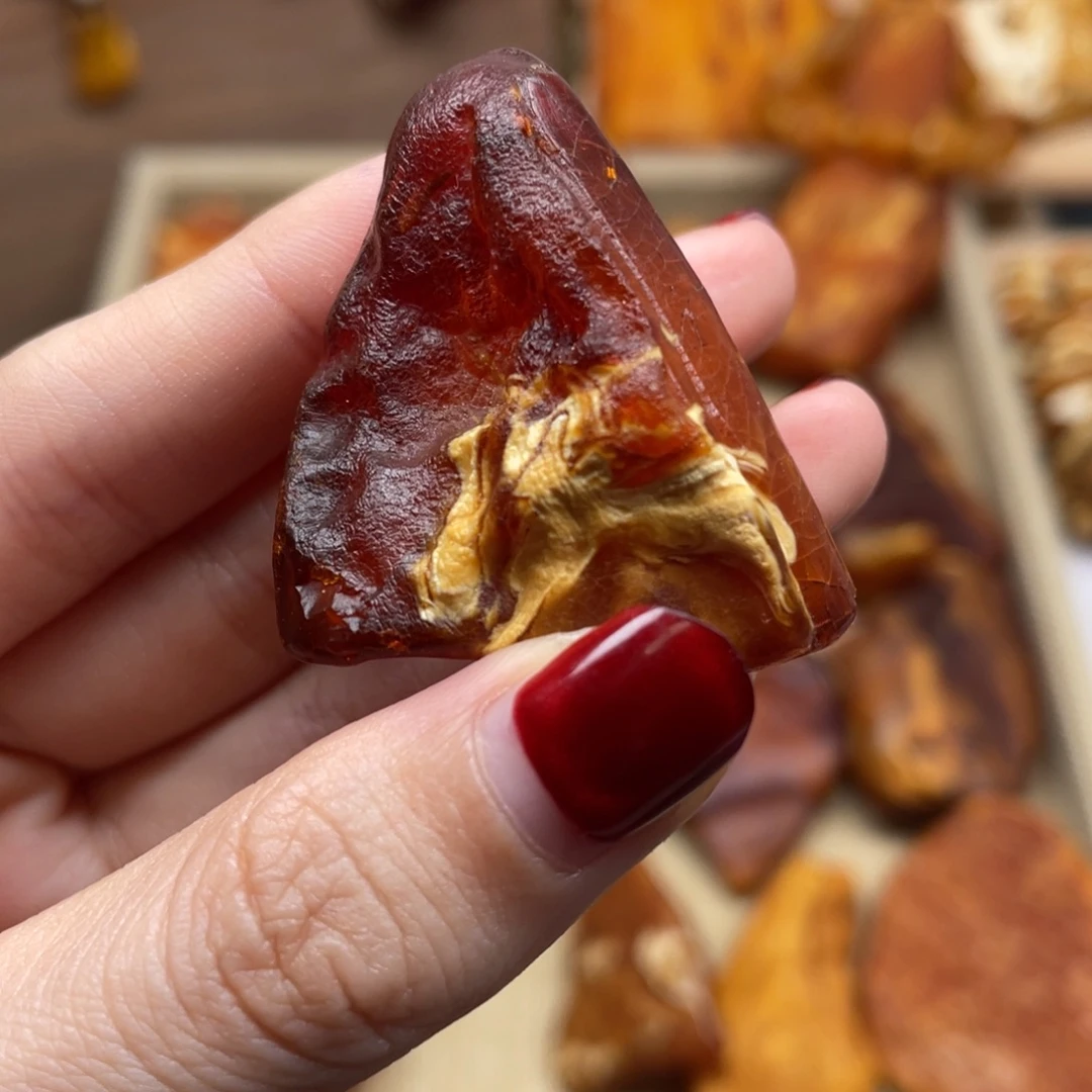 琥珀未镶嵌珠宝奇石