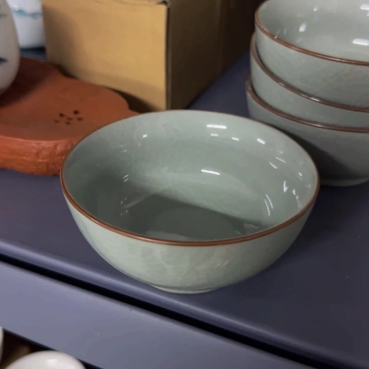 汝窑开片大茶碗一个