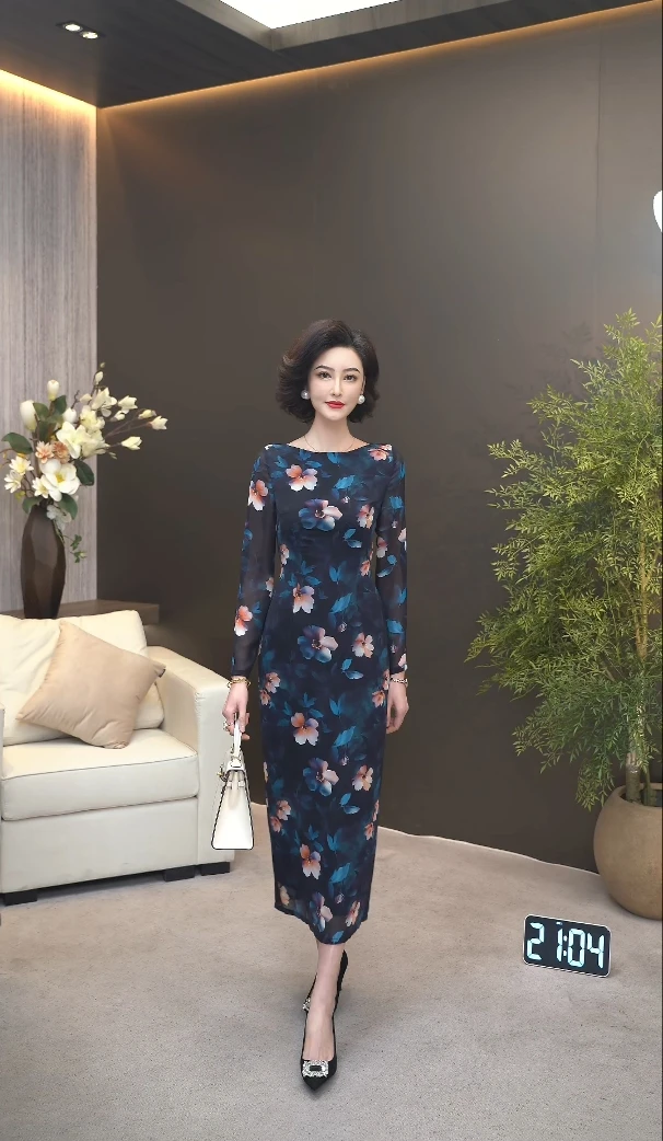 2025春夏新款暗花香影重磅莱赛尔天丝乔其纱一字领连衣裙WF3190