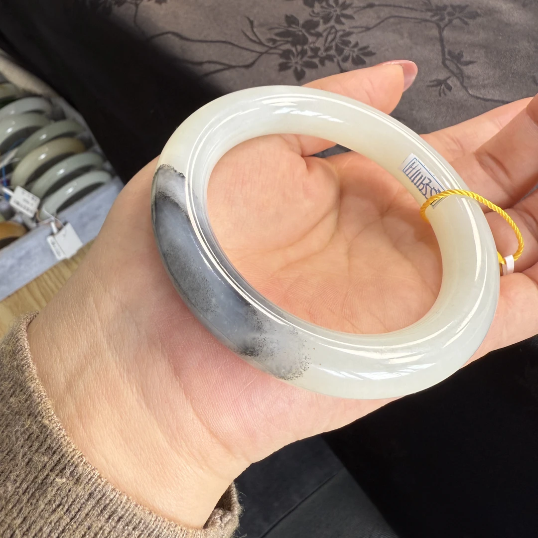 和田玉新疆料青花胖圆手镯57