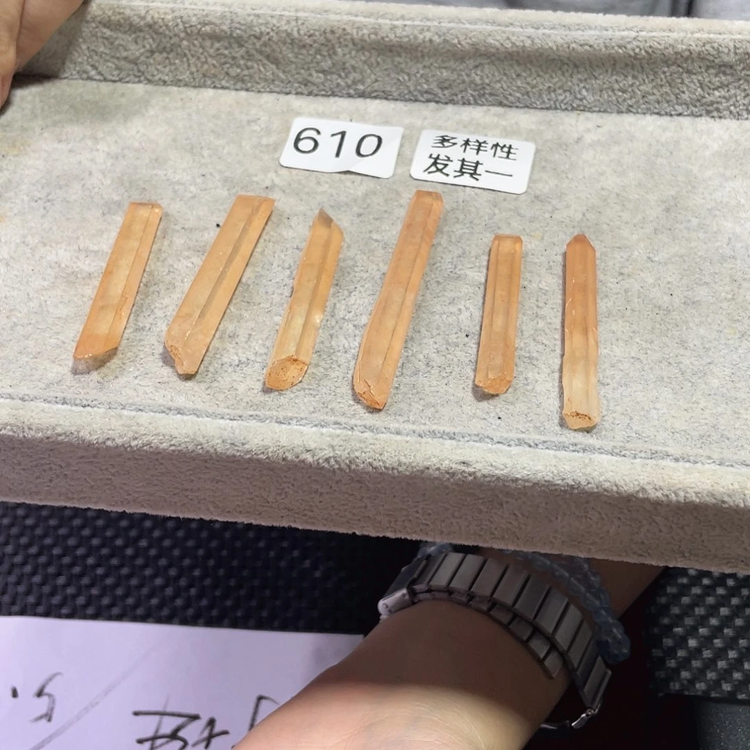 水晶未镶嵌珠宝半成品多样性发其一