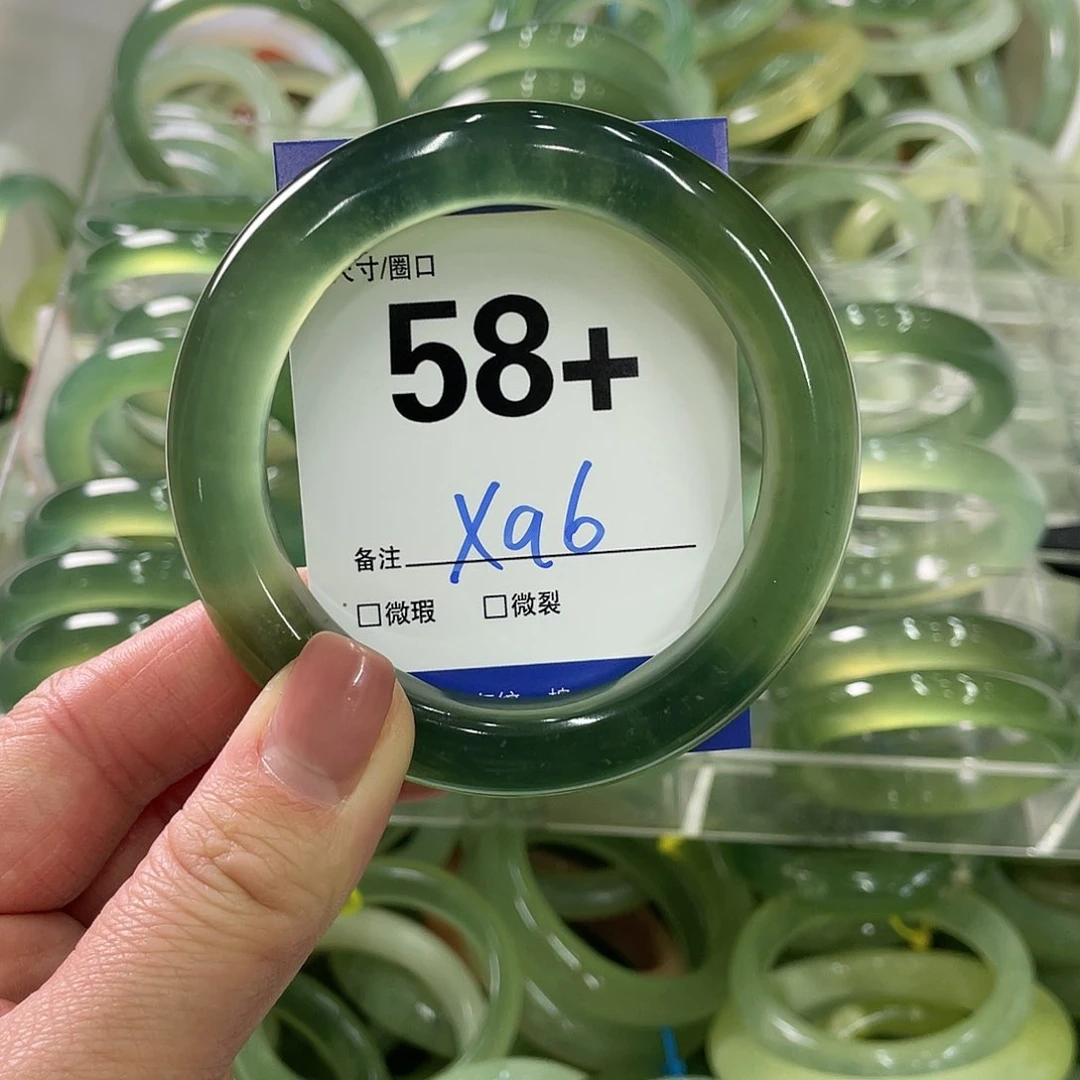 蛇纹石玉手镯未镶嵌雨**尘