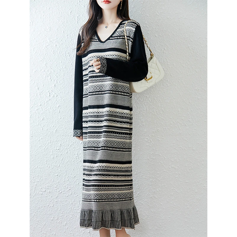 撞色条纹设计感民族风连衣裙女2025秋冬季拼接风宽松气质减龄长裙