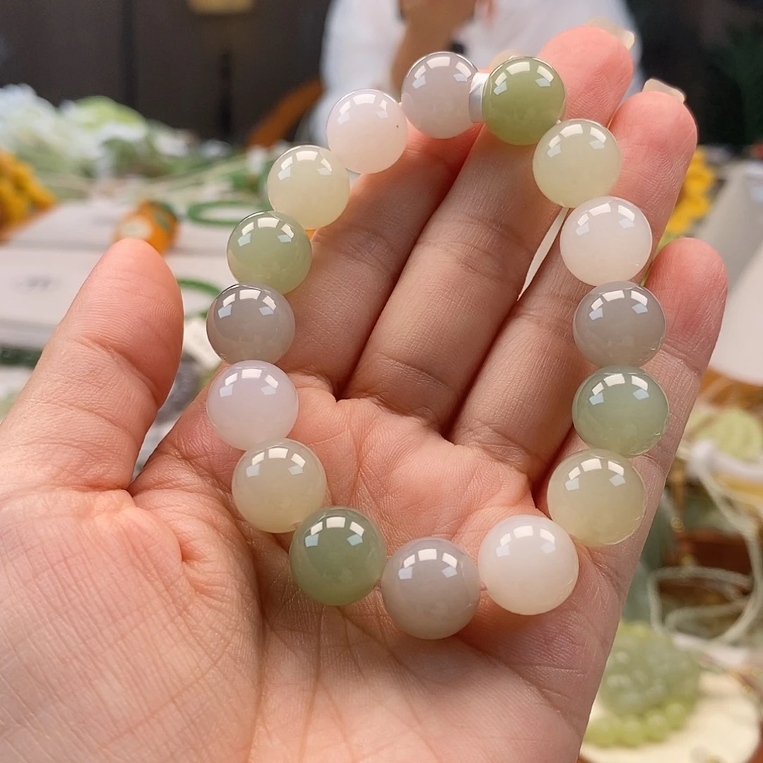 小***松手串未镶嵌和田玉