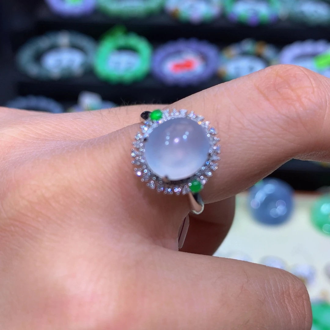 翡翠18K金镶嵌颈饰翡翠