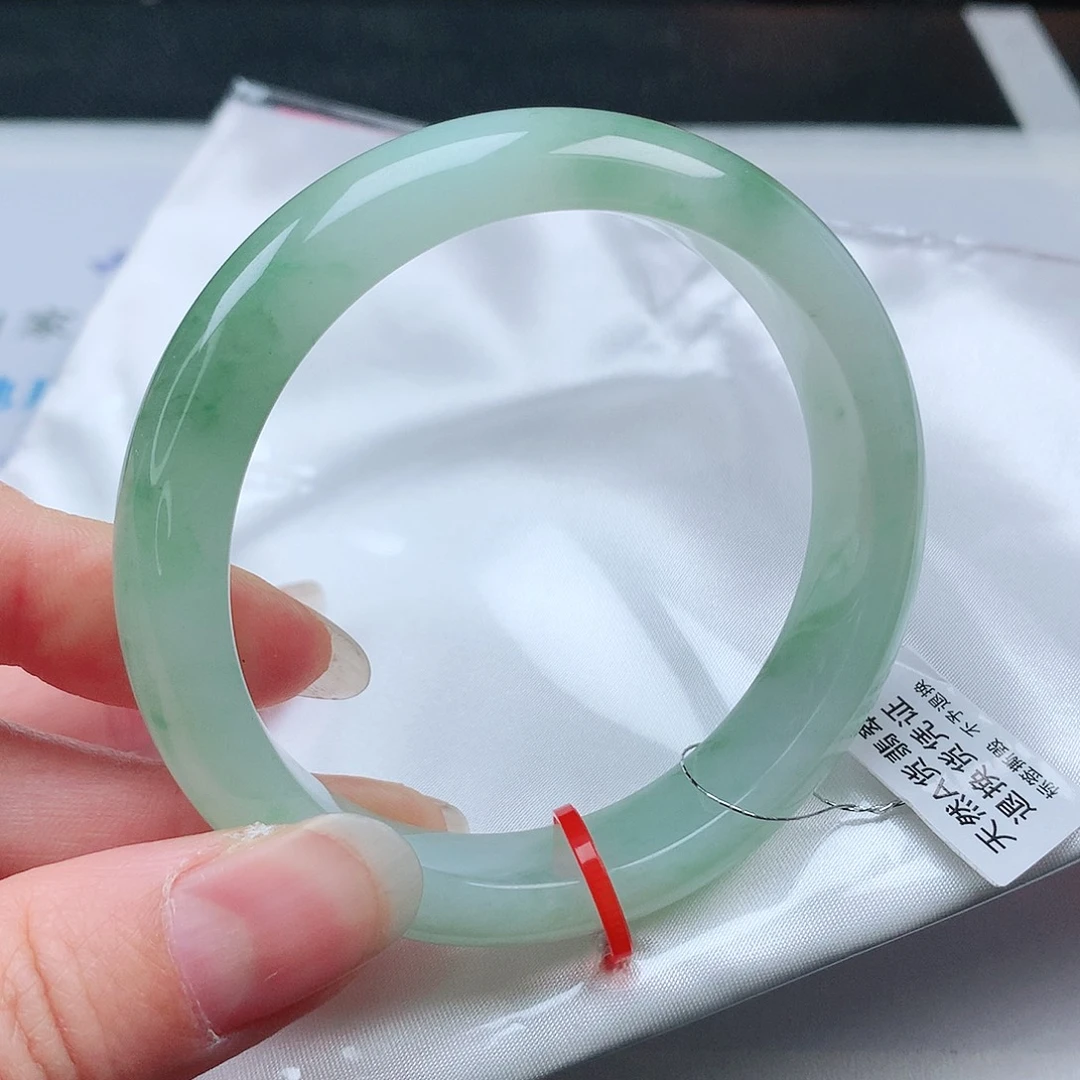 翡翠手镯未镶嵌57/58圈