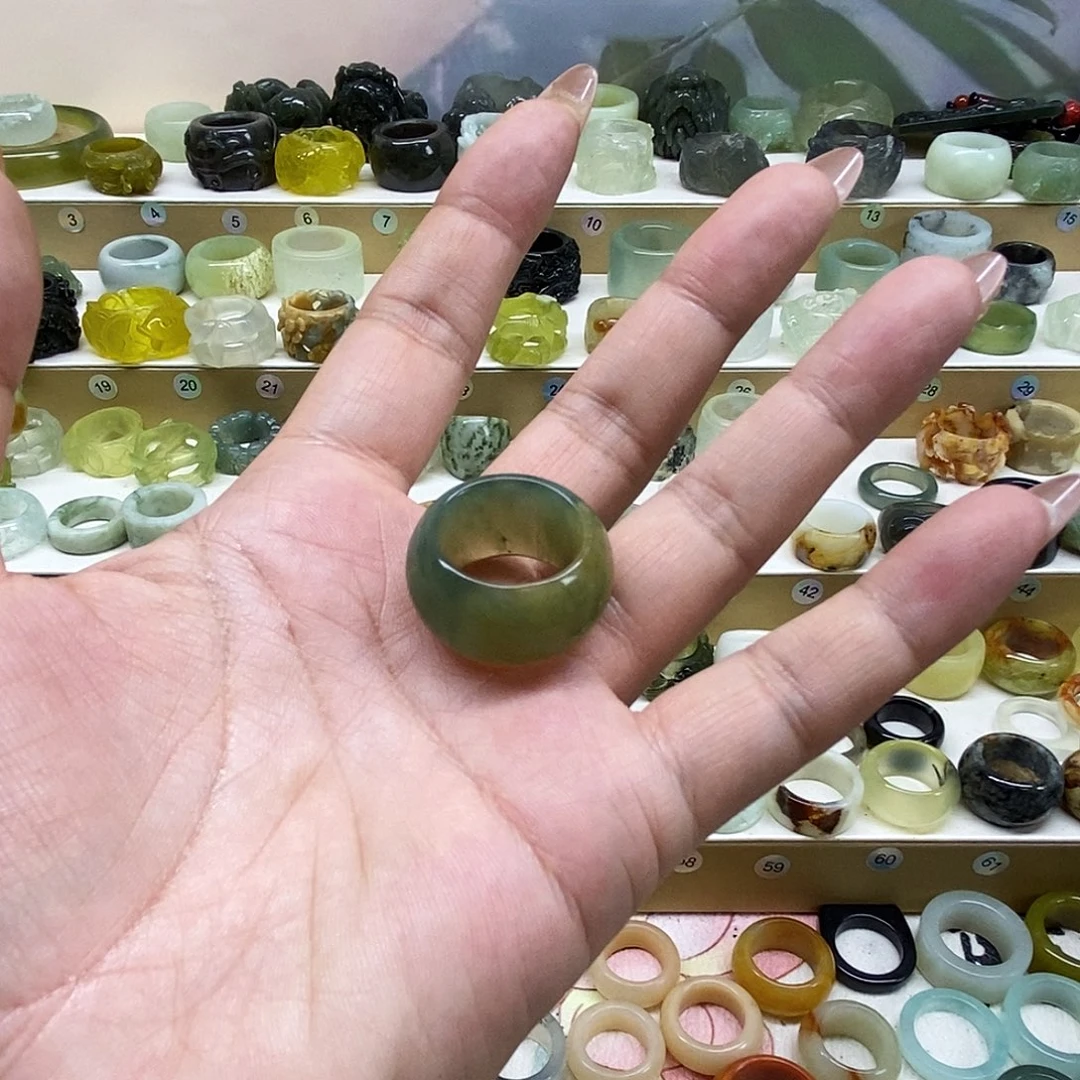 宇***士岫玉未镶嵌天然玉石戒指