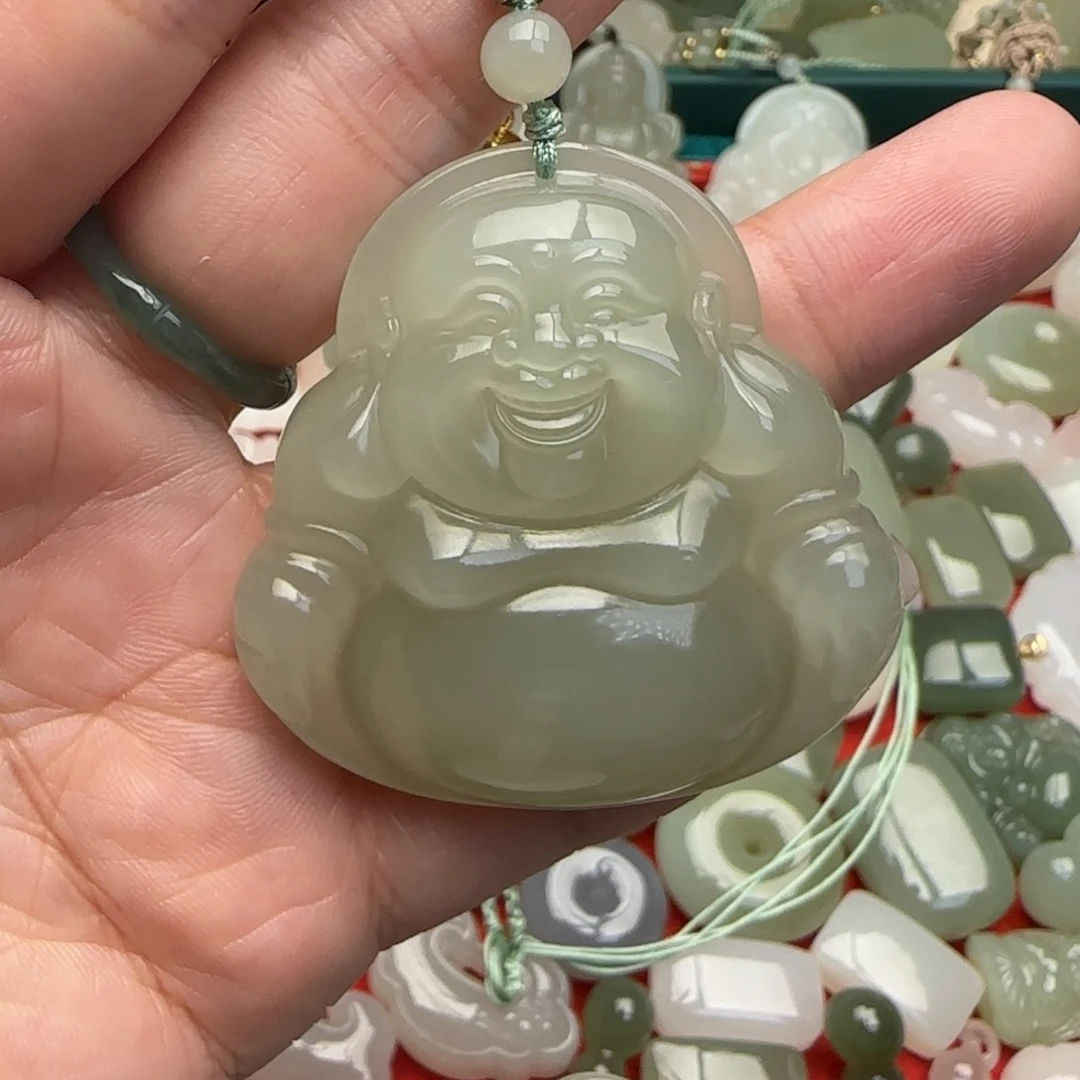 和田玉颈饰未镶嵌小*云