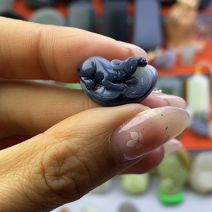 和田玉未镶嵌颈饰福利鼠带财吊坠