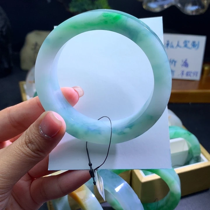 定制翡翠未镶嵌春彩