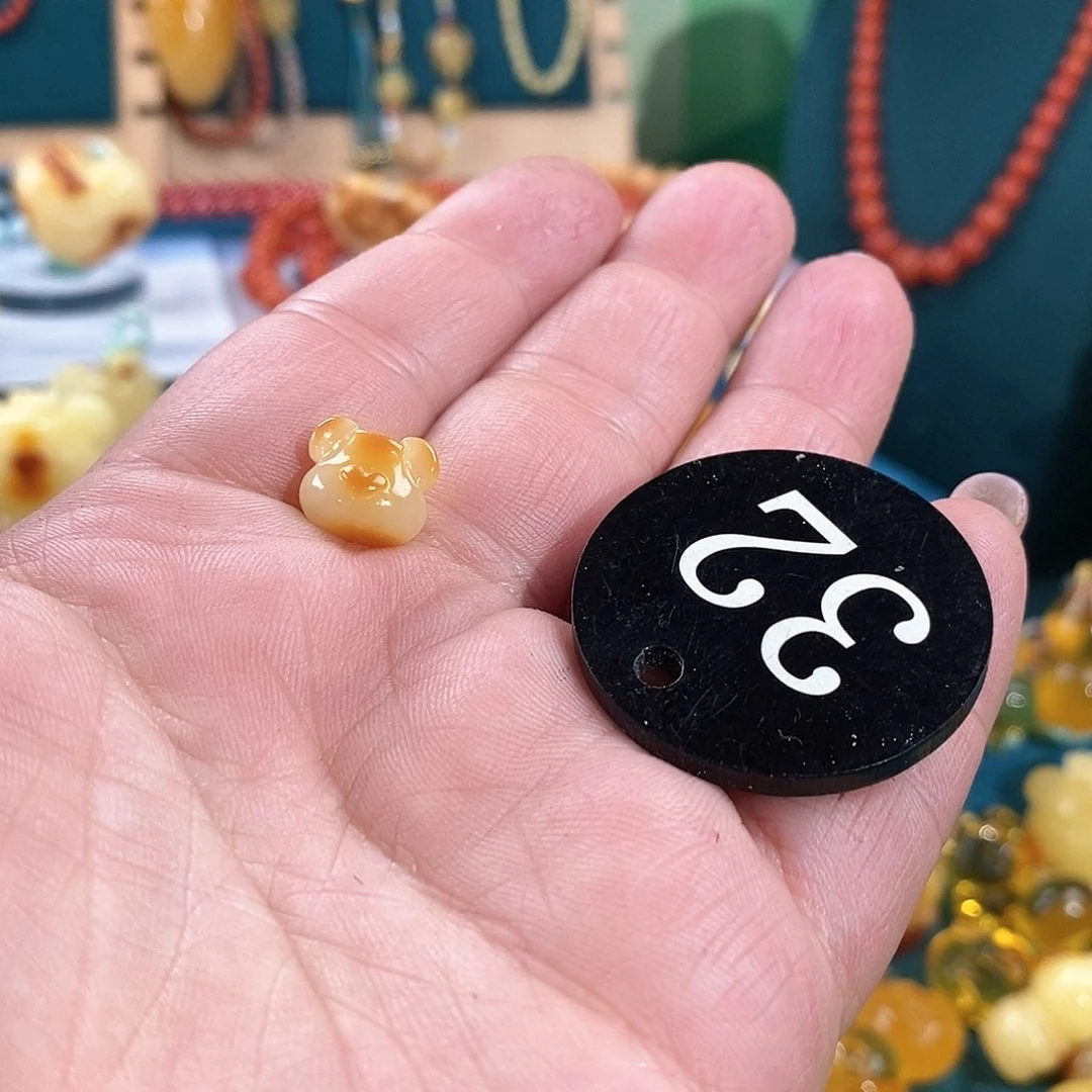 琥珀颈饰未镶嵌裸石